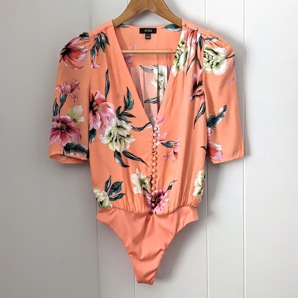 AFRM Alexa V-neck Thong Peach Floral Bodysuit With Puff Sleeve